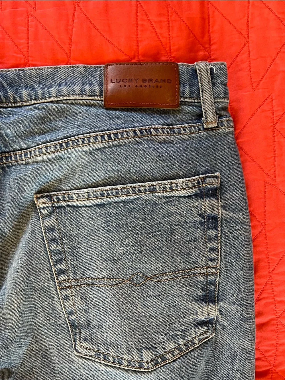 Lucky Brand Men's Straight Jeans in Washed Blue